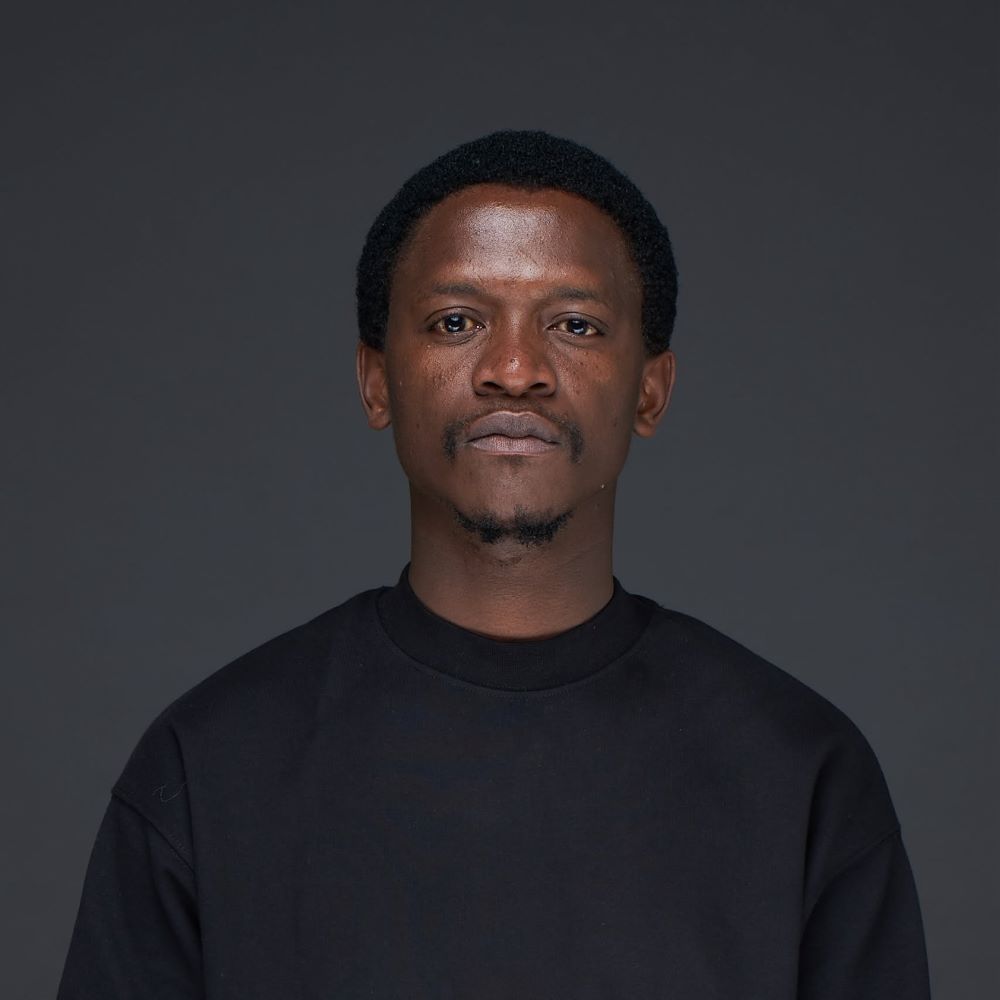 Zimbabwean actor Chrispen Nyathi has found himself caught in the crossfire of the immigration debate after responding to calls from some South Africans demanding that he leave the country. (Image: Facebook)